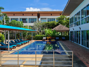 Lipa Bay Residence Resort Hotel