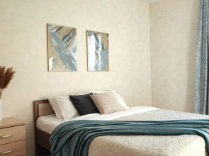Apartamenty Panda Houm s vidom na most vlublennyh