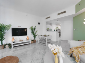 Апартаменты Unique & Stylish High Floor close to Marine Club