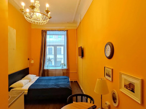 Меблированные комнаты на Столярном