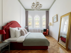 Апартаменты Minin Apartments с видом на Александринский Театр 130 кв.м.