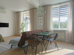 Квартира просторная бульвар Ленина 4