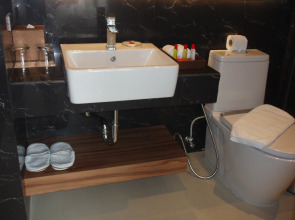 Отель Sacha's Hotel Uno