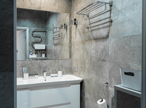 Апартаменты Lalapart Wooden Loft с дизайнерским ремонтом в ЖК Лайнер