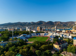 Апартаменты трехкомнатные с панорамным видом на город и море в центре Новороссийска от LetoApart