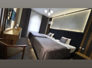 Отель Orient Inn