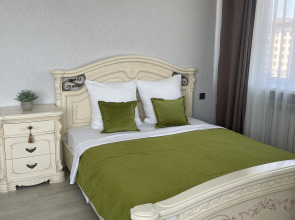 Квартира Просторная на Курсантов Кировцев