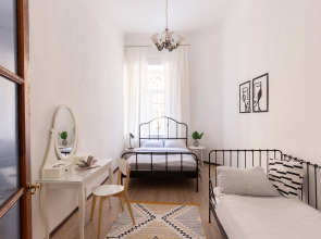 Апартаменты Город Рек на Большой Конюшенной 4/6/8 New