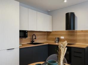 Квартира Новоостаповская 20