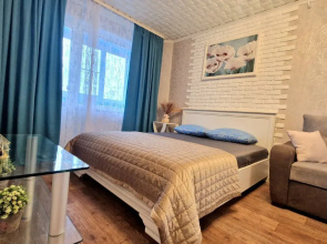 Na Ulitse Narodnogo Opolcheniya 18 Apartments