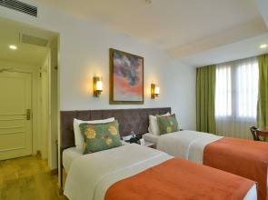 Отель Istanbul Life