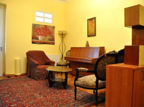 Cozy in the Heart of Tbilisi Apartments