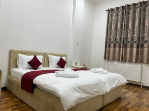 Отель HOME ALONE