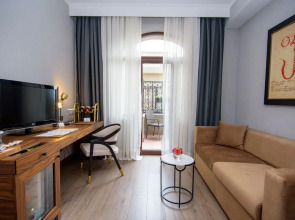 Отель Tiflis Palace