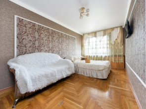 Апартаменты на Коллективной 4