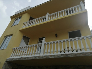 Zhemchuzhina Chernogo Morya Guest House