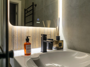 Апартаменты ДВА ГОРОДА - Салют