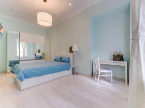 Апартаменты SweetHome на Мойке 44