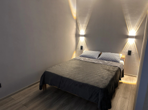 Uyutnaya studiya s vidom na gorod Flat