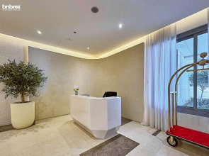 Апартаменты Bnbme Claren Tower Studio