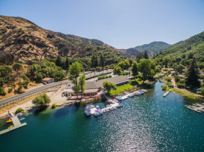 The Lodge At Blue Lakes Hotel