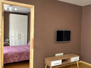 Квартира Уютная трехкомнатная на сутки у метро Могилевская, ООО Все рядом