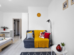 Great view 2-rooms Apartment 2 Min Walk to Raykin Plaza 2