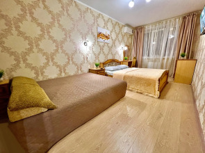 Апартаменты двухкомнатные в Центре Города на 5 этаже (рядом с набережной р. Волга)