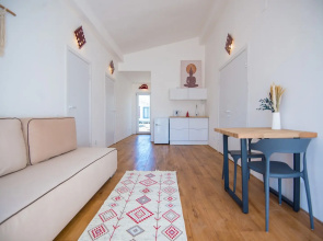 Dvukhkomnatny Dupleks Na 4 Semyi Private House