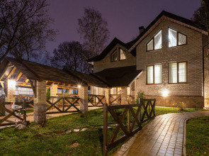 Гостевой дом Загородный Комплекс Слобода