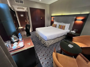 Versailles by Vieras Hotel