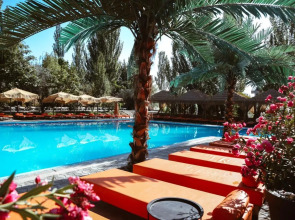 Отель Cross Resort