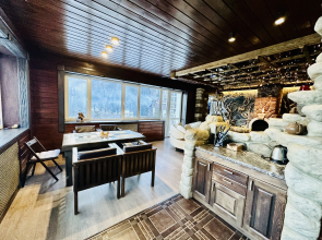 Квартира на Аланской, 25 "Пентхаус"