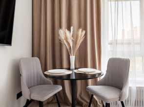 Квартира С Подиумом и выдвижной кроватью дизайнерская