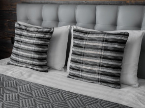 Апартаменты Lalapart Wooden Loft с дизайнерским ремонтом в ЖК Лайнер