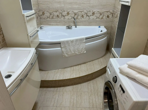 Квартира 8 Просторная 2-к в р-не Дельфинария - до моря 10 мин