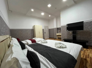 Отель HOME ALONE