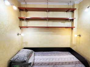 V Tsentre U Spuska Na Naberezhnuyu Flat