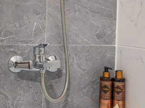 4flats MONOCHROME Квартира у набережной Невы в ЖК бизнес-класса