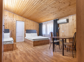 Отель Максим Парк-Лоо