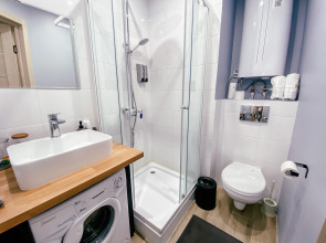 Arctic House Yellow в центре города