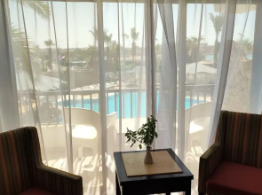 Turquoise Beach Hotel