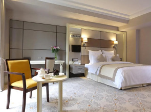 Отель Ambassadori Hotel Tbilisi