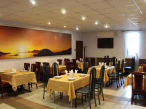 Отель Планета