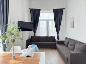 Квартира Двухкомнатная просторная и уютная ArtApart