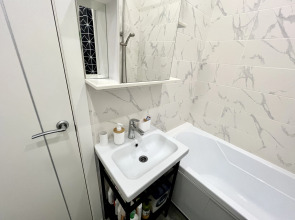 Квартира Светлая и уютная студия в центре города