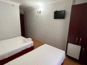 Отель Red White