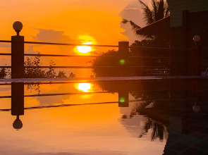 Отель Golden Hill Resort