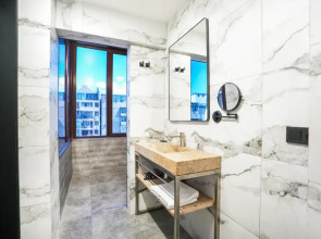 Отель Splendid Tbilisi