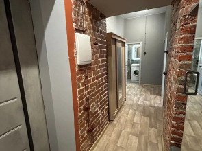 Квартира Уютный Лофт с балконом на главной улице Столицы Закатов